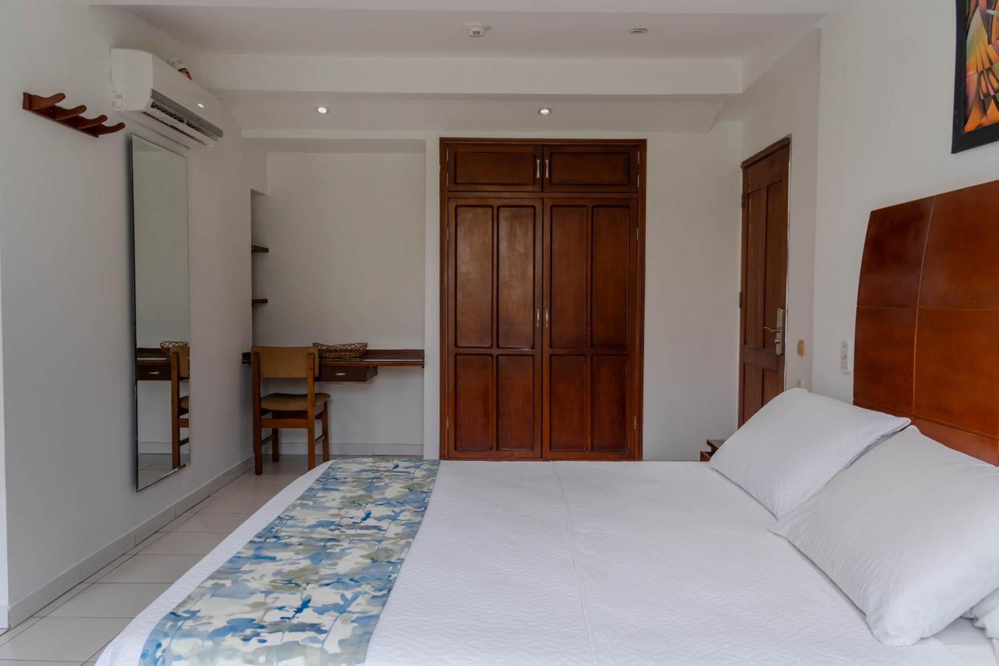 Hotel Coral Reef Cartagena Екстер'єр фото